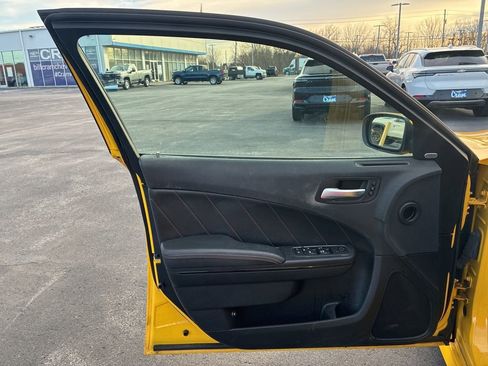 Used 2018 Dodge Charger R/T image 16