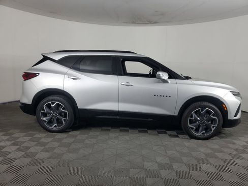 Used 2021 Chevrolet Blazer RS w/ Enhanced Convenience Package FWD image 3