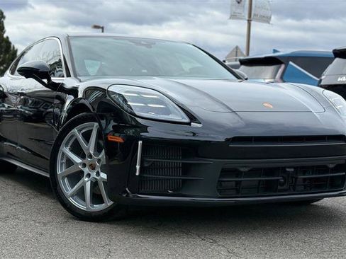 Used 2025 Porsche Panamera 4 w/ Premium Package image 7