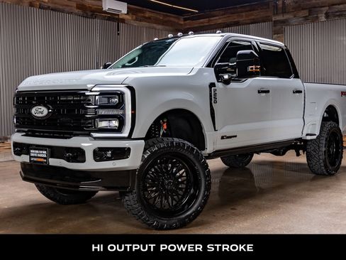 Used 2026 Ford F250 Platinum w/ Platinum Plus Package AWD/4WD image 5