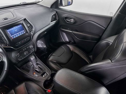 Used 2021 Jeep Cherokee Latitude Plus image 20