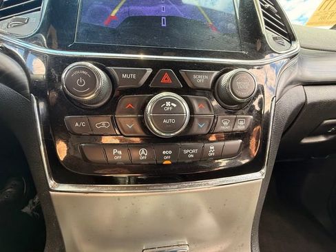 Used 2019 Jeep Grand Cherokee Altitude RWD image 17