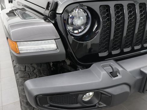 Used 2023 Jeep Gladiator Sport AWD/4WD image 23