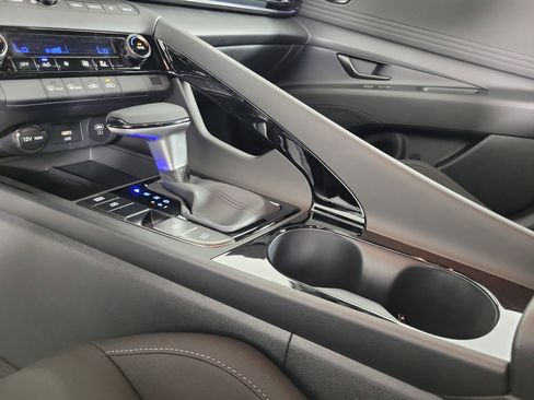 New 2025 Hyundai Elantra SEL image 19