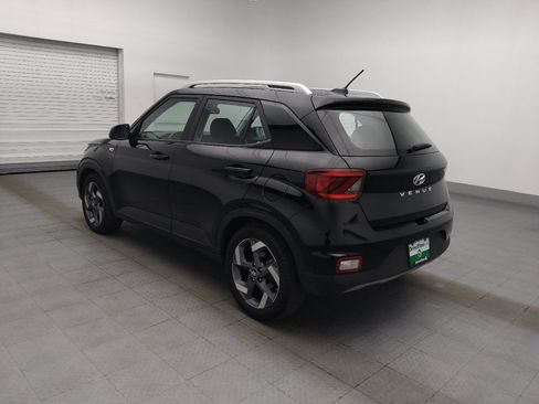 Used 2025 Hyundai Venue SEL FWD image 3