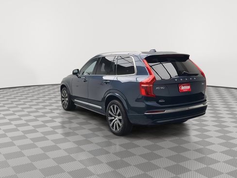 Used 2023 Volvo XC90 B6 Plus image 2