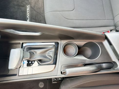 Certified 2025 Hyundai Elantra Sport FWD image 21