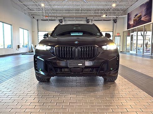Used 2024 BMW X5 xDrive40i w/ M Sport Package image 2