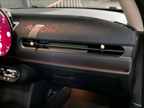 Used 2025 MINI Cooper 2-Door Hardtop image 18