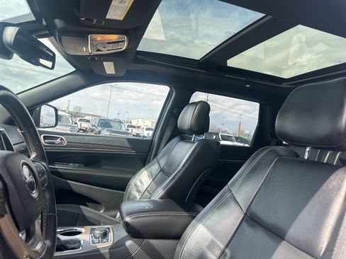 Used 2016 Jeep Grand Cherokee Limited w/ Luxury Group II image 34