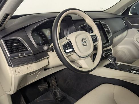 Used 2020 Volvo XC90 T5 Momentum w/ Protection Package Premier image 11