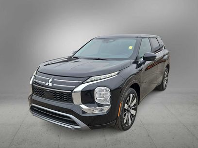 Used 2025 Mitsubishi Outlander SE