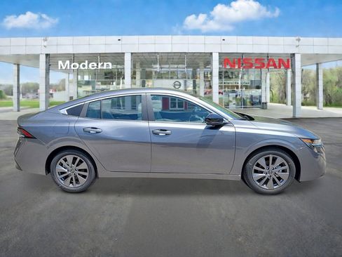 New 2026 Nissan Sentra SL w/ Floor Mat Package FWD image 7