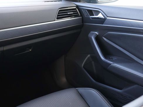 Used 2024 Volkswagen Jetta SE image 16