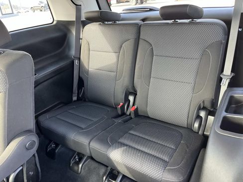 Used 2023 GMC Acadia SLE w/ Driver Convenience Package FWD image 19