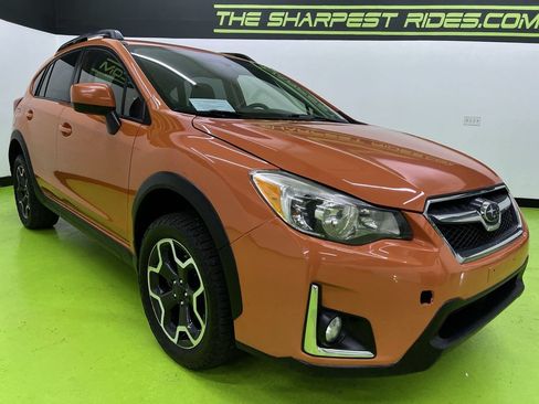 Used 2014 Subaru Crosstrek 2.0i Limited AWD/4WD image 2