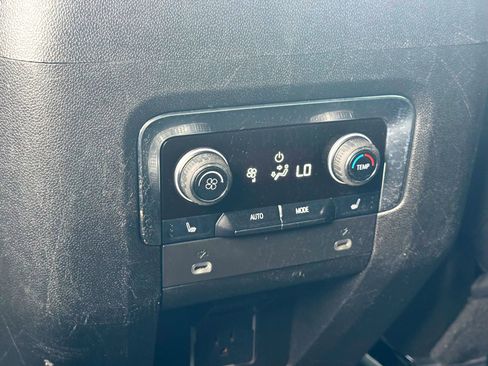 Used 2023 Chevrolet Tahoe LT w/ Luxury Package image 21