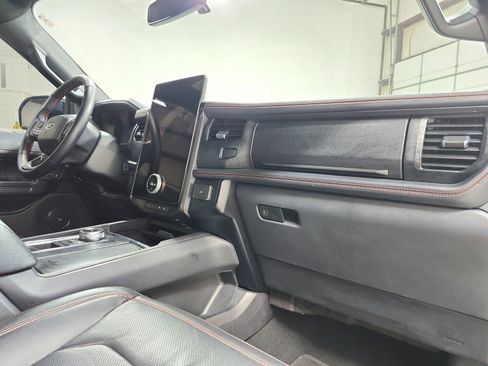 Used 2024 Ford Expedition Limited RWD image 46