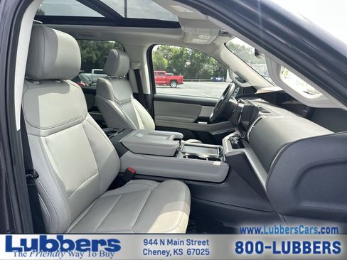 Used 2025 Ford Expedition Active AWD/4WD image 25