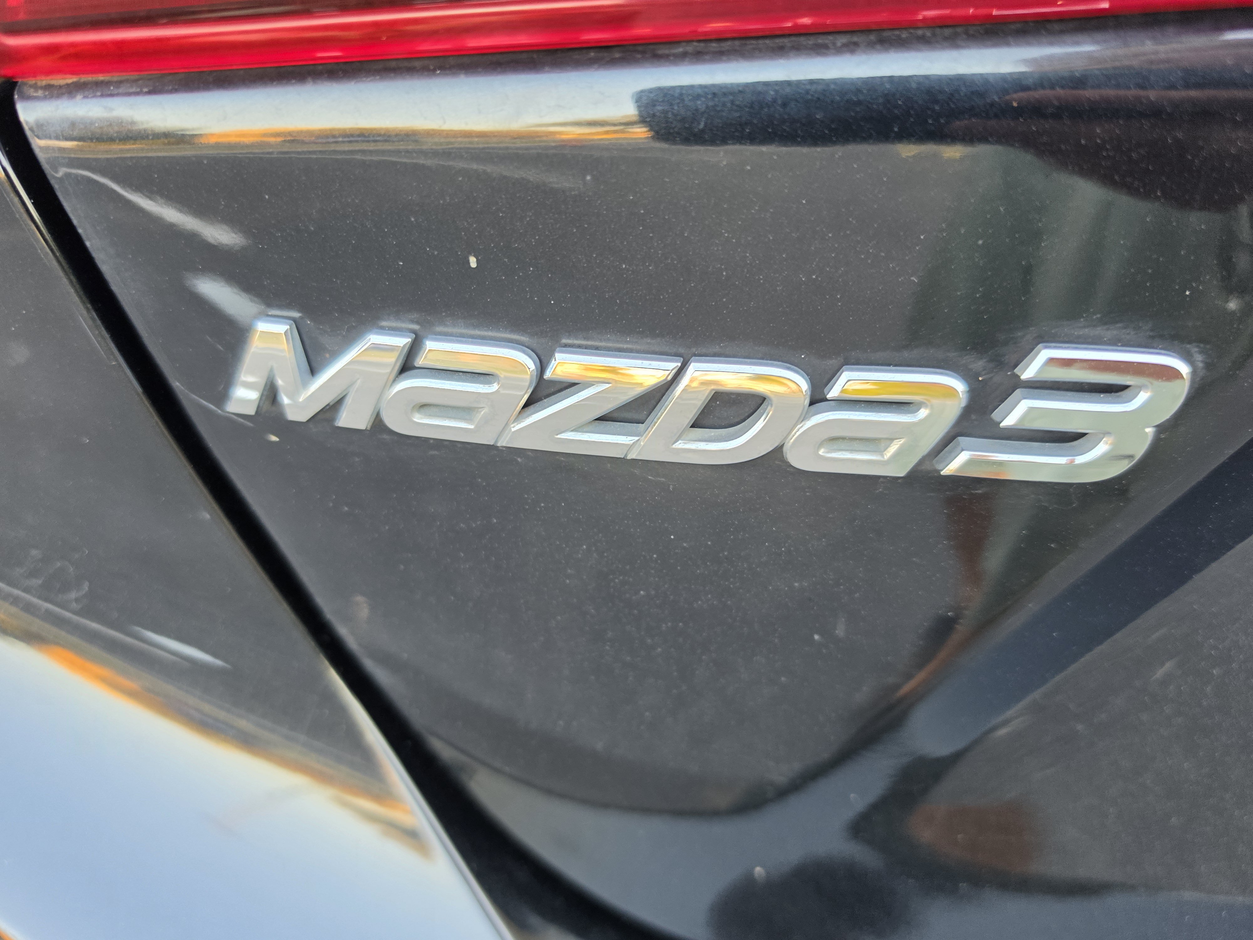 Used 2018 MAZDA MAZDA3 Sport w/ Preferred Equipment Package FWD image 11