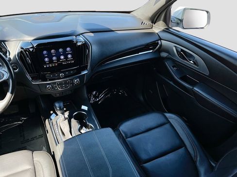 Used 2022 Chevrolet Traverse LT w/ LT Premium Package AWD/4WD image 25