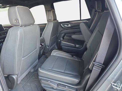 Used 2024 Chevrolet Tahoe Premier AWD/4WD image 14