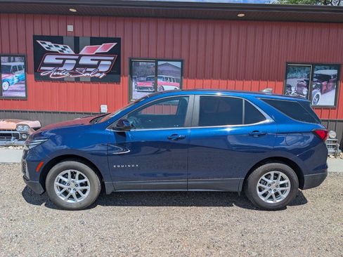 Used 2022 Chevrolet Equinox LT image 1