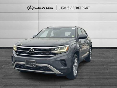 Used 2020 Volkswagen Atlas Cross Sport SE w/ Panoramic Sunroof Package image 3