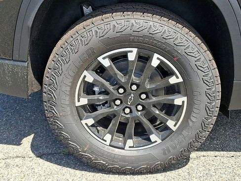 New 2026 Chevrolet Traverse Z71 w/ LPO, Floor Liner Package AWD/4WD image 5
