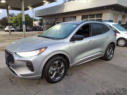 Certified 2024 Ford Escape ST-Line AWD/4WD image 7