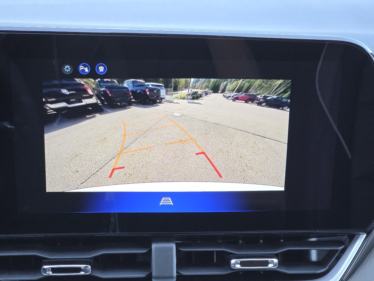 New 2027 Chevrolet Equinox LT w/ Convenience Package II FWD image 8