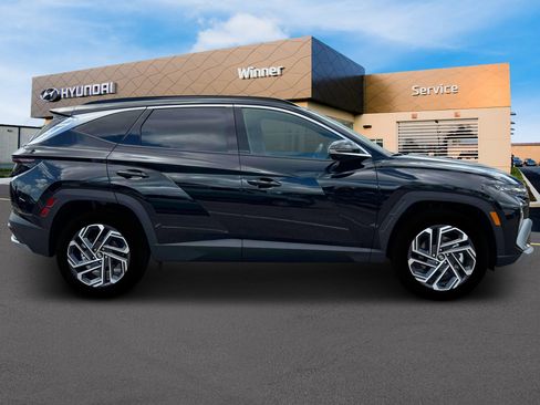 New 2025 Hyundai Tucson Limited image 9