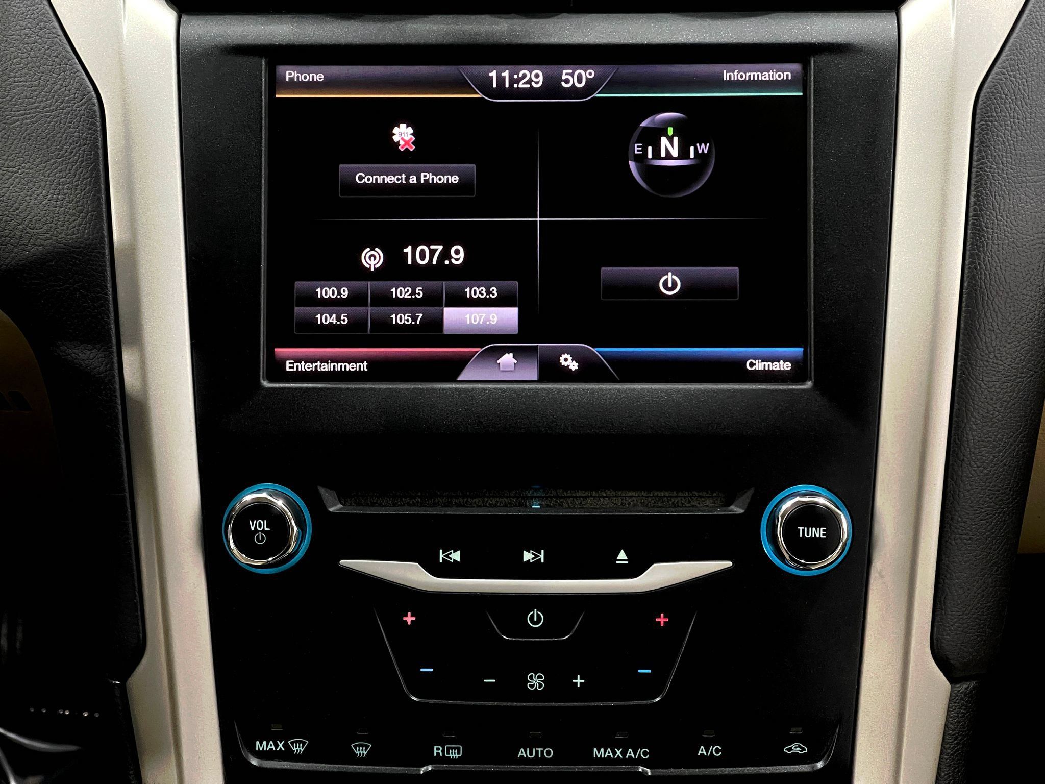 Used 2013 Ford Fusion SE FWD image 22