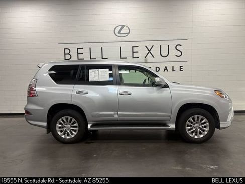 Used 2017 Lexus GX 460 Premium w/ Premium Package AWD/4WD image 3