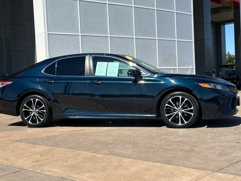 Certified 2020 Toyota Camry SE w/ Carpet Mat Package FWD image 3