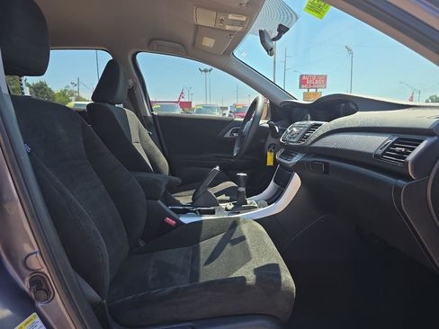 Used 2013 Honda Accord LX image 18