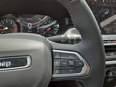 Used 2026 Jeep Compass Limited AWD/4WD image 23