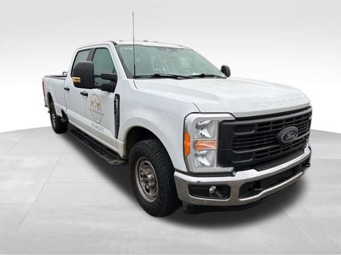 Certified 2023 Ford F250 XL w/ XL Chrome Package image 2