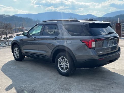 New 2026 Ford Explorer Active image 4