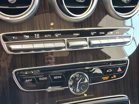 Used 2018 Mercedes-Benz C 300 4MATIC Sedan image 18