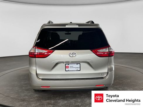 Used 2016 Toyota Sienna XLE AWD/4WD image 6