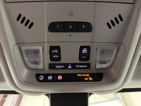Used 2020 Chevrolet Equinox Premier AWD/4WD image 28