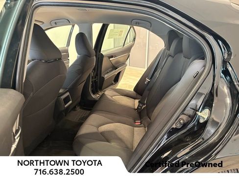 Used 2020 Toyota Camry LE image 19