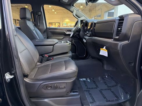Used 2025 GMC Sierra 1500 SLT image 33