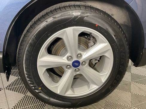 Used 2018 Ford Edge SE FWD image 40