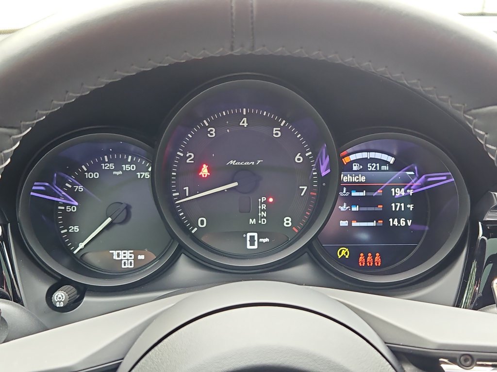 Certified 2026 Porsche Macan Turbo AWD/4WD image 37