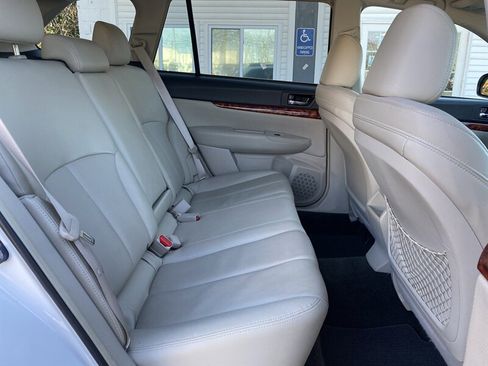 Used 2012 Subaru Outback 2.5i Limited image 13