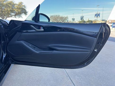 Used 2022 MAZDA MX-5 Miata RF Grand Touring image 15