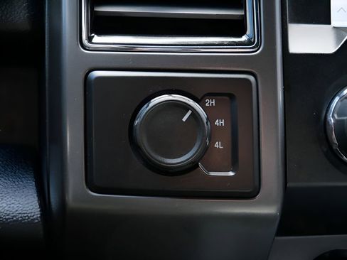 Used 2019 Ford F150 XLT w/ Equipment Group 302A Luxury AWD/4WD image 24
