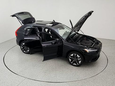 New 2026 Volvo XC60 B5 Plus w/ Protection Package Premier AWD/4WD image 42